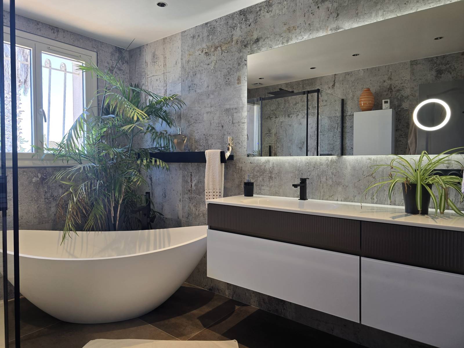 Rénovation complète d'une salle de bain proche Lunel dans l'Hérault