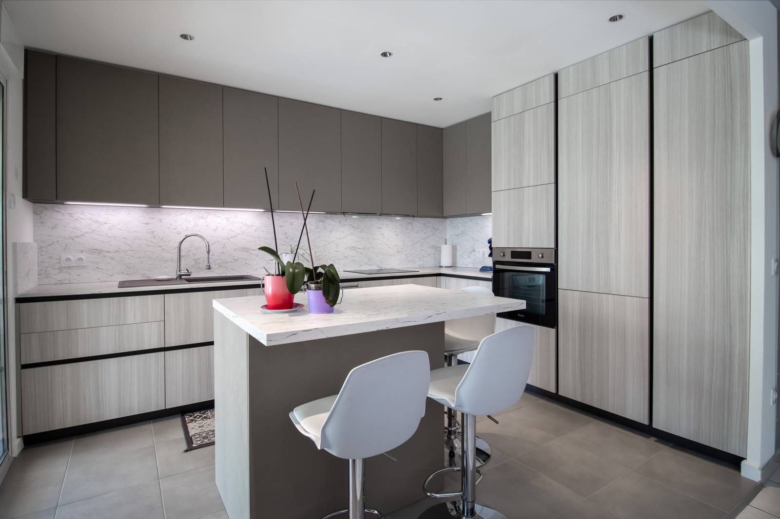 Cuisine sur mesure avec ilôt central gard